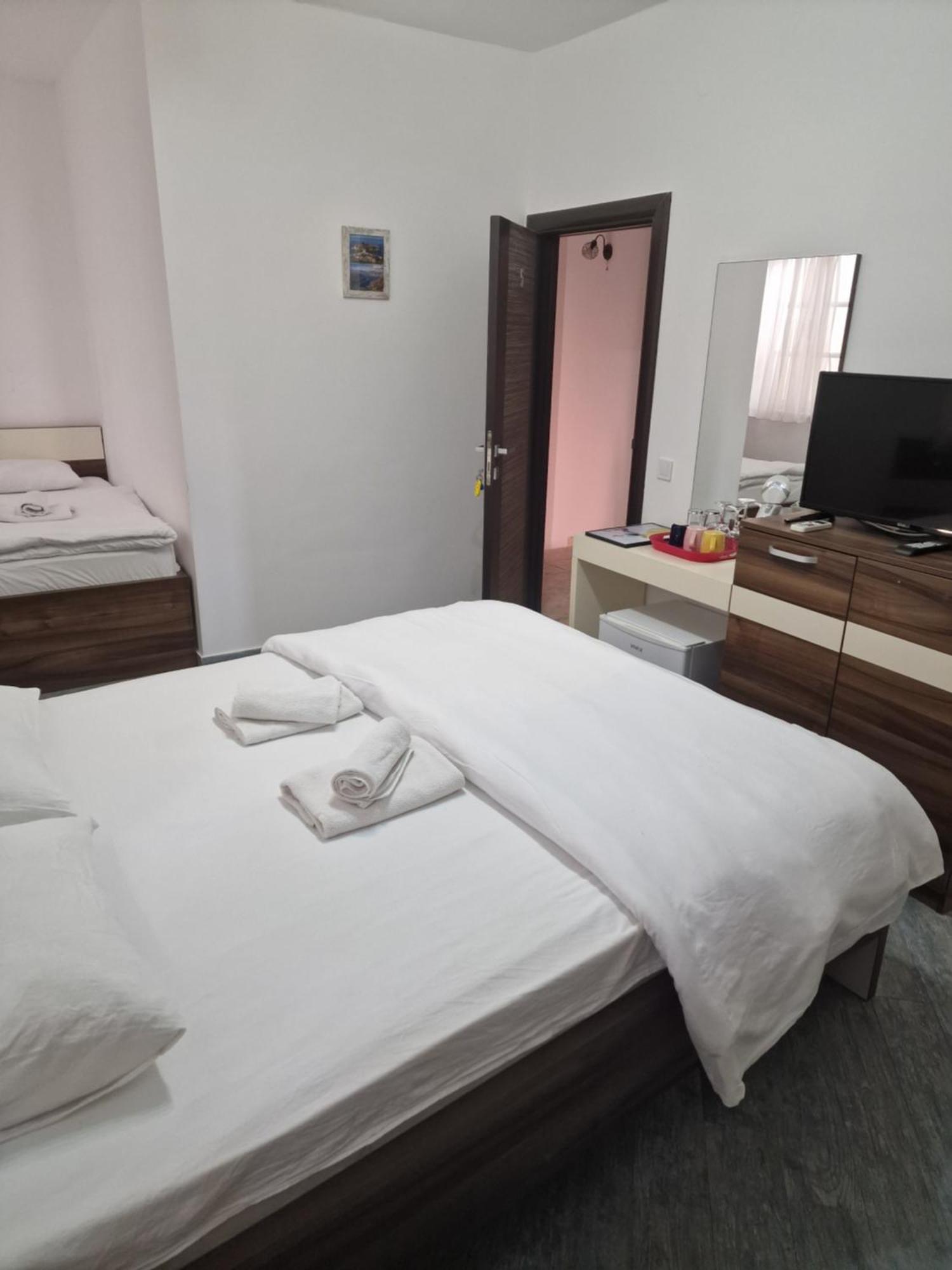 Rooms Dana Old Town บุดวา ภายนอก รูปภาพ